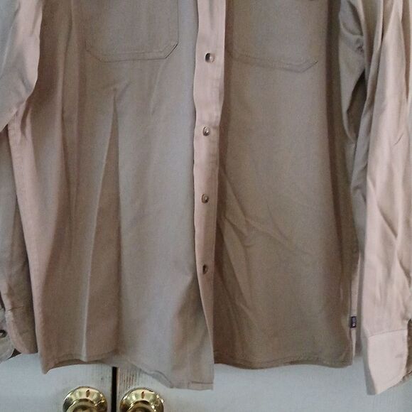Wrangler tan button down long sleeve casual  work shirt Sz M - Picture 2 of 6